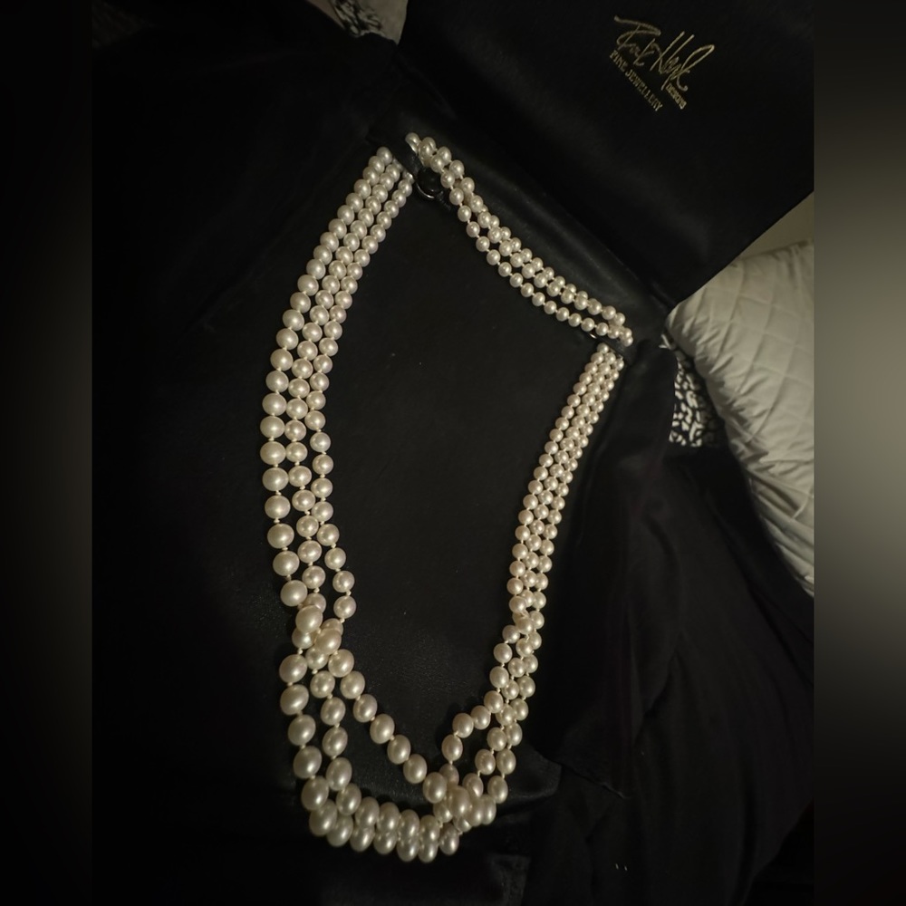 270 genuine pearl strand in fine jewelry button original antique case